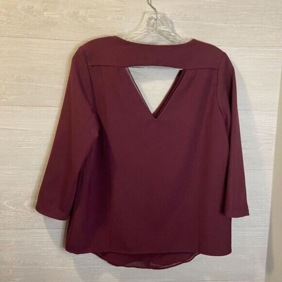 C&E Women's‎ Burgundy V-Neck 3/4 Sleeve Loose Blouse - Picture 5 of 5